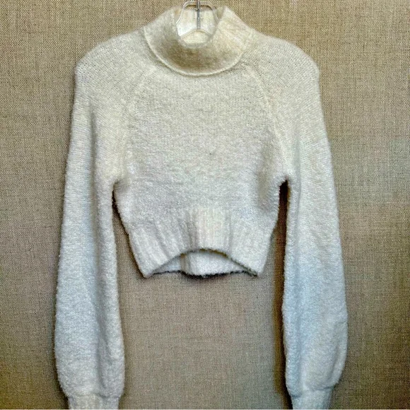 🤍UO Avril Cropped Mock Neck Jumper🤍 - Picture 6 of 11